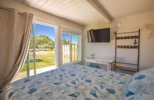 Ocean Shores House | Hear the Surf at Sea Star Condo - Unit J