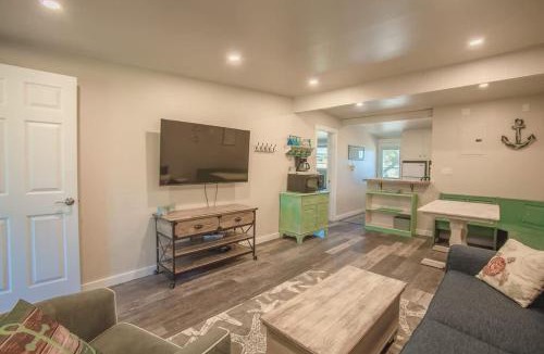 Ocean Shores House | Hear the Surf at Sea Star Condo - Unit J