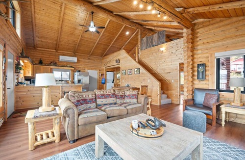 Island Park Cabin | Henry`s Lake View Cabin + BBQ + Fire Pit + Decks!