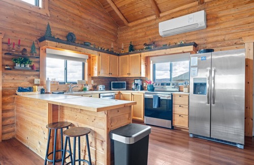 Island Park Cabin | Henry`s Lake View Cabin + BBQ + Fire Pit + Decks!