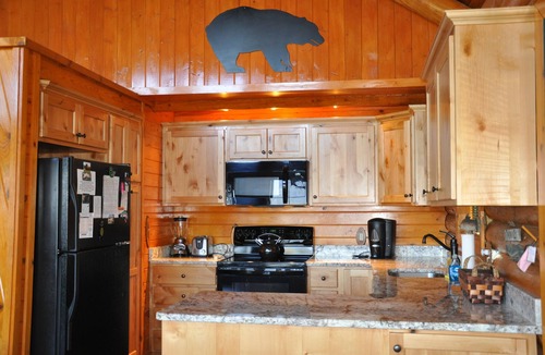 Island Park Cabin | Henry's Lake, Yellowstone Park, Log Cabin. W Yellowstone: 15 min drive