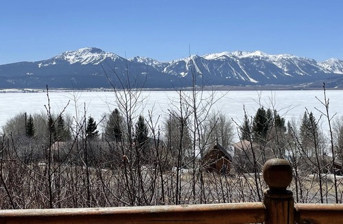 Island Park Cabin | Henry's Lake, Yellowstone Park, Log Cabin. W Yellowstone: 15 min drive
