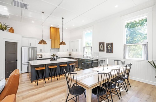 Walla Walla House | Heritage Heights - Luxe Historic Home Near Downtown & Pioneer Park - EV Charger