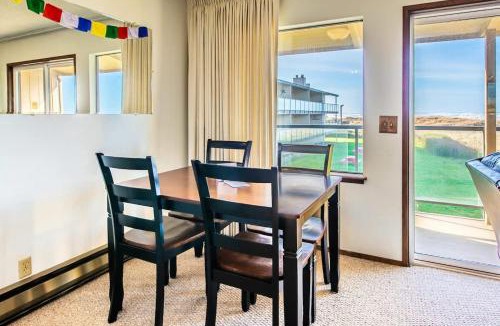 Moclips Apartment | Hi-Tide Resort Top Floor Dogs OK Unit 21