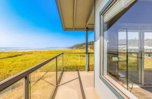 Moclips House | Hi-Tide Resort Top Floor Queen Bed Unit 32