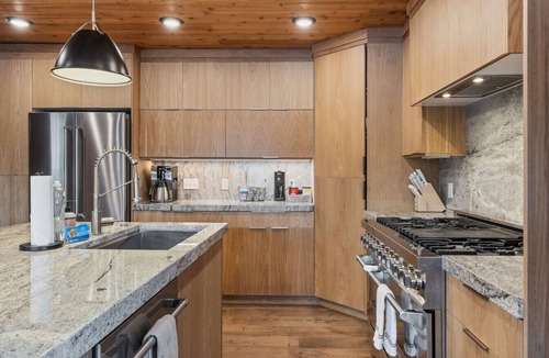 Island Park House | Hidden Pines | Yellowstone, Hot Tub, Game Room, Sleeps 21
