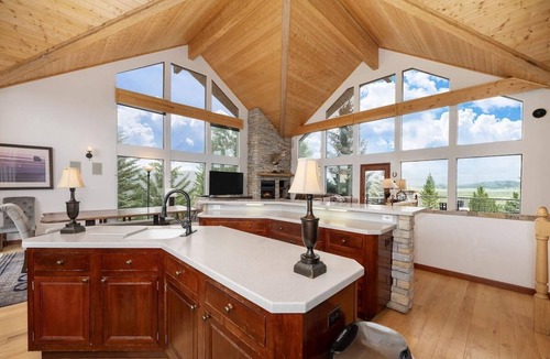 Tabernash House | Hidden River Ranch private hot tub