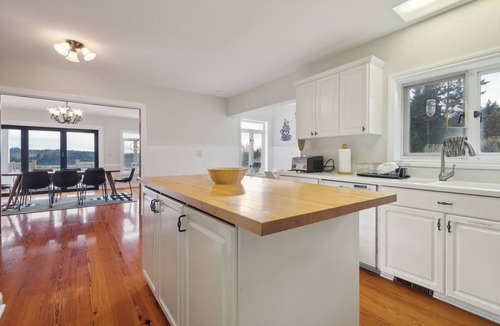 Greenbank House | High bank waterfront estate on Whidbey Island