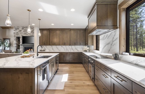 Sunriver House | High Desert Luxury Abounds, Oversized Hot Tub, Pool Table, Sauna, BBQ, Perfection Inside and Out