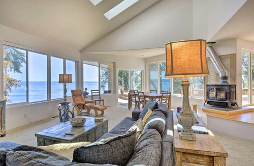 Kingston House | Hike, Bike & Explore: Oceanfront Kingston Getaway