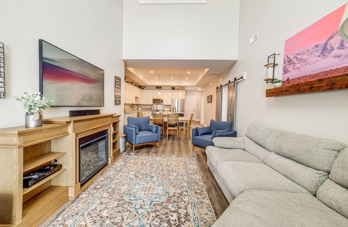Swan Valley House | Hike, Fish & Ski! Bright Swan Valley Townhome