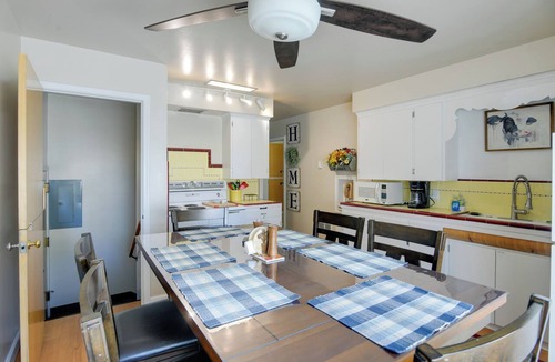Ashton House | Hike, Golf & Fish! Pet-Friendly Getaway in Ashton