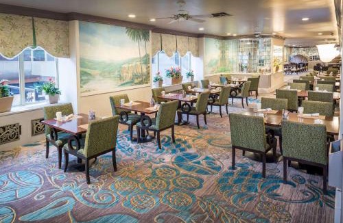 Downtown Cincinnati Hotel | Hilton Cincinnati Netherland Plaza