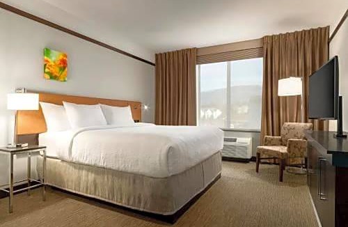 Medford Hotel | Hilton Garden Inn Medford