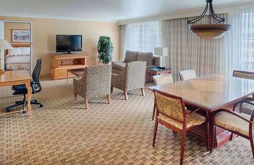 SeaTac Hotel | Hilton Seattle Airport & Conference Center
