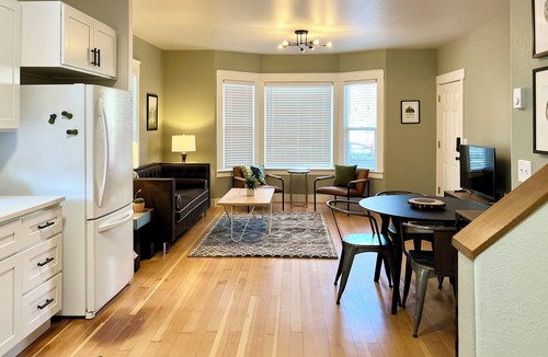 Eatonville House | Historic 3-bedroomTownhouse in Downtown Eatonville!