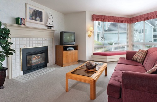 Agate Beach Resort | Historic Bay, restaurants, galleries and shops!