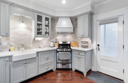 Jacksonville Cottage | Historic Bradshaw House!