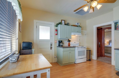 Cannonville House | Historic Bryce Canyon Basecamp w/Game Room!
