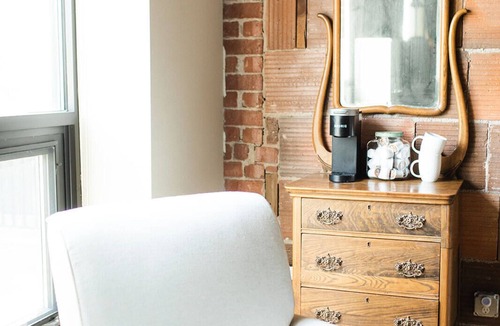 Garden City House | HISTORIC DESTINATION - 3 Suites/Entire Floor - Milford Schoolhouse Stays