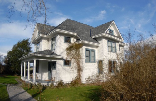 Coupeville House | Historic Farm Home for Gatherings.