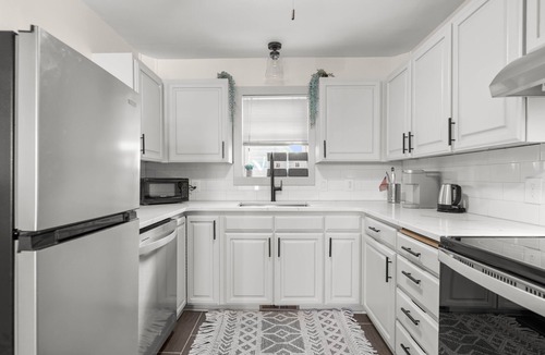 Vancouver House | Historic Home W/RV Hookups + HOT TUB
