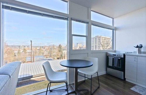 Cliff - Cannon Apartment | Historic Modern Apartment! Park Free w/DT Views!