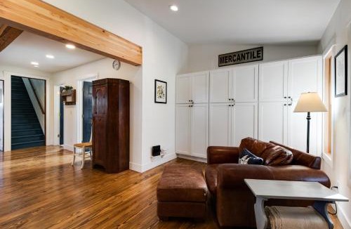 Coupeville House | Historic Officer's Farmhouse at OLF