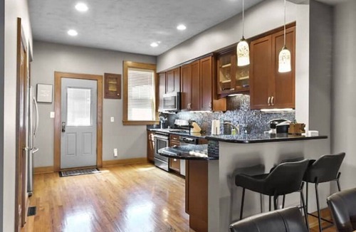 Little Italy House | Historic Rowhome in Downtown-Little Italy