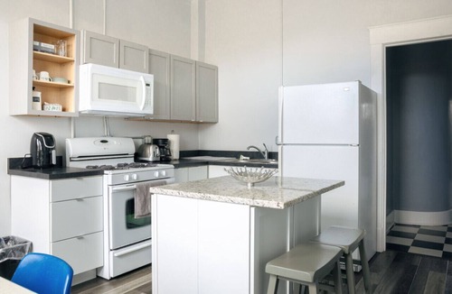 West Des Moines Apartment | Historic Valley Junction Loft