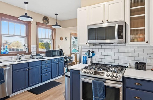 Yakima House | Historic Yakima Home, 4BR, Office, Backyard Oasis