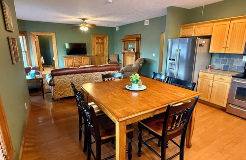 Beatrice House | HISTORICAL & CHARMING RETREAT: 5-bedroom home ready for your stay!