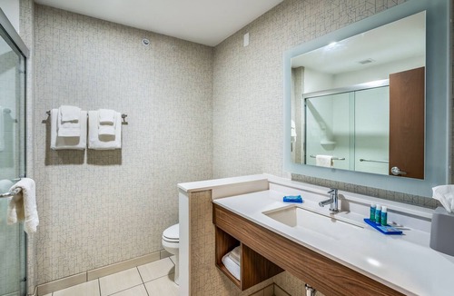 Platteville Hotel | Holiday Inn Express and Suites-Platteville by IHG