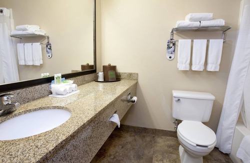 Jamestown Hotel | Holiday Inn Express Jamestown by IHG