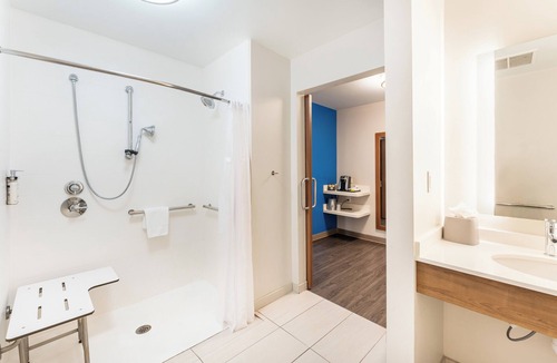 Springfield Hotel | Holiday Inn Express & Suites Nashville North - Springfield by IHG