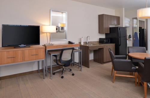 Pocatello Hotel | Holiday Inn Express & Suites Pocatello by IHG