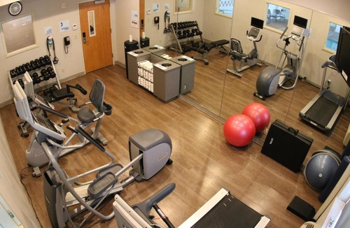 Cheney Hotel | Holiday Inn Express & Suites Cheney by IHG