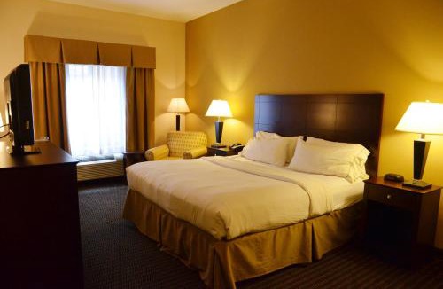 Sidney Hotel | Holiday Inn Express & Suites Sidney by IHG
