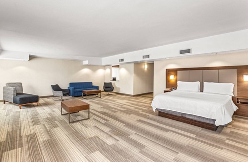 South End Hotel | Holiday Inn Express & Suites Tacoma by IHG