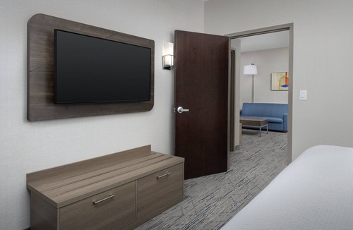 Clinton Hotel | Holiday Inn Express & Suites Knoxville-Clinton by IHG