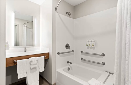 George Hotel | Holiday Inn Express & Suites George Quincy South by IHG