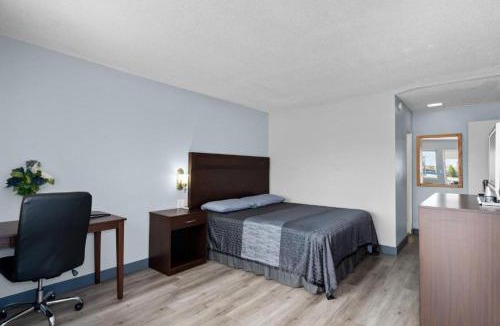 Wenatchee Hotel | Holiday Lodge