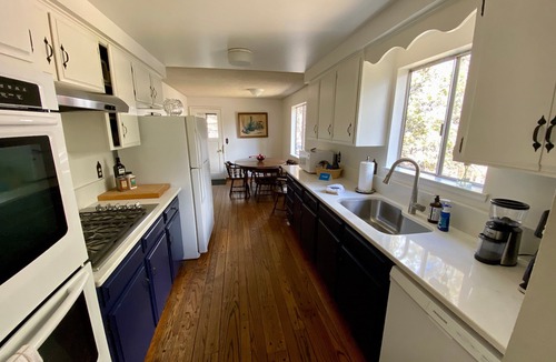 Orchard District House | Hollinshead - Orchard District, Amazing Yard Next To Park w/Daylight Basement w/Billiards