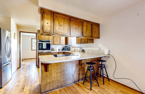 Albany House | Home near downtown with two living areas, patio, grill, streaming, & AC