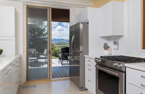 Twin Creeks House | Home on 13 Acres with Private Hot Tub