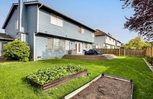 Northeast Tacoma House | Home Theater and Large Backyard Deck Tacoma Abode!