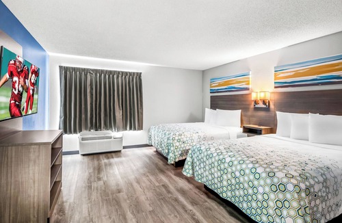 Southfield Hotel | HomeTowne Studios by Red Roof Southfield