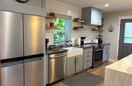 Brinnon Apartment | Honeymoon Suite with beautiful harbor views! Pool, hot tub and boat slip access!