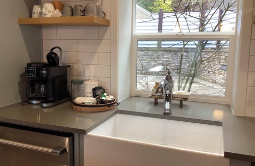 Brinnon Apartment | Honeymoon Suite with beautiful harbor views! Pool, hot tub and boat slip access!