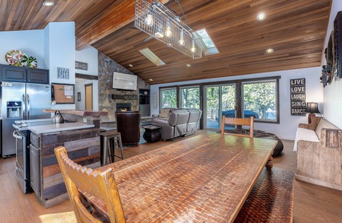 Sunriver House | Hood05 - Spacious Home, Hot Tub, SHARC passes